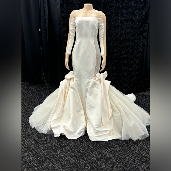 Jimmy Choo beautiful fit n flare Wedding Gown Size 12 NWT - Picture 16 of 16